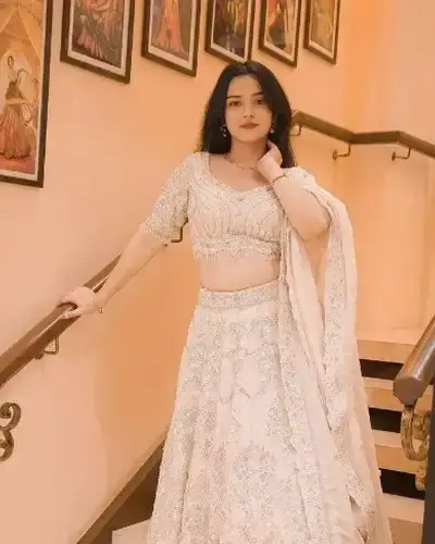 Escort Surgana